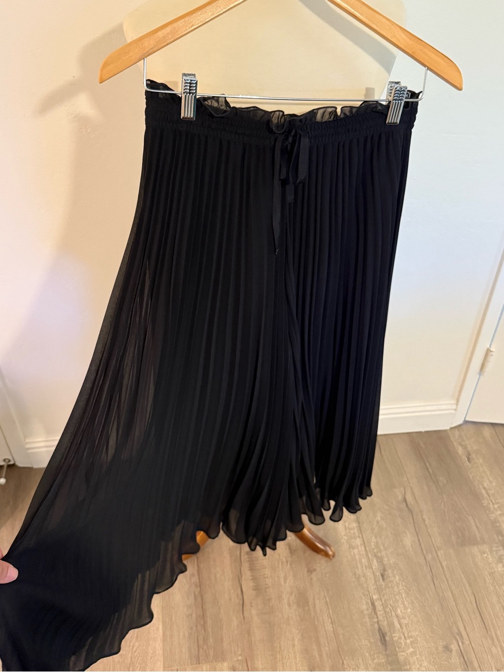 Zara Black Pleated Maxi Skirt with Ruffled Waist